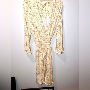 Soft Surroundings Cream Floral Robe